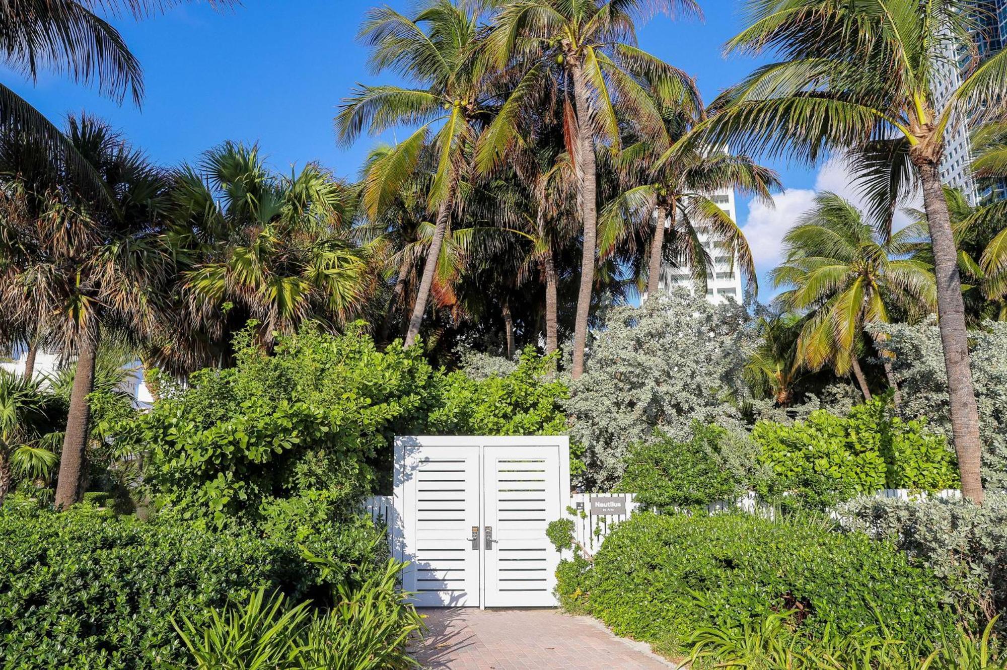 阿罗鹦鹉螺酒店 迈阿密海滩 外观 照片 Entrance to the property